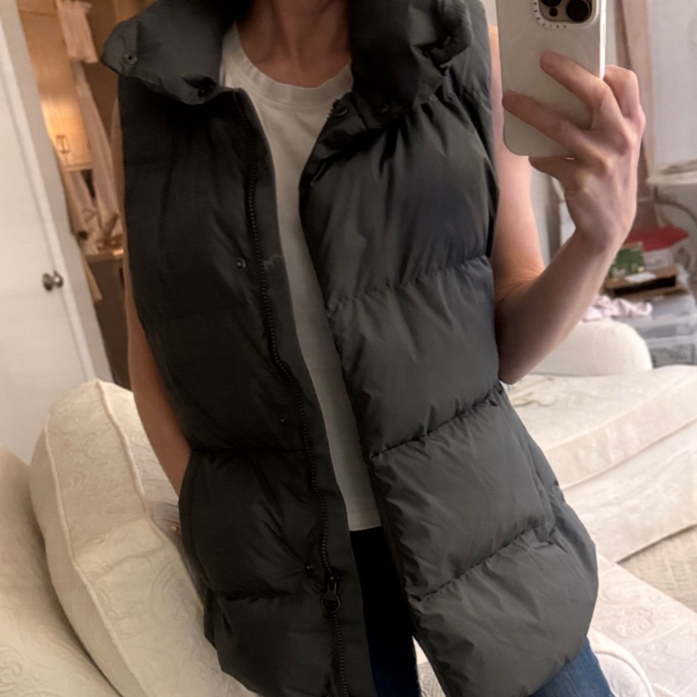 Athleta Dark Teal Puffer Vest NWOT